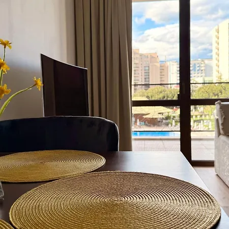 Royal - Private - Center Of Sunny * Slantschew brjag